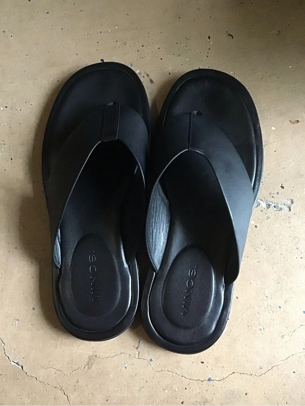 VINCE Dali Leather Thong Sandals